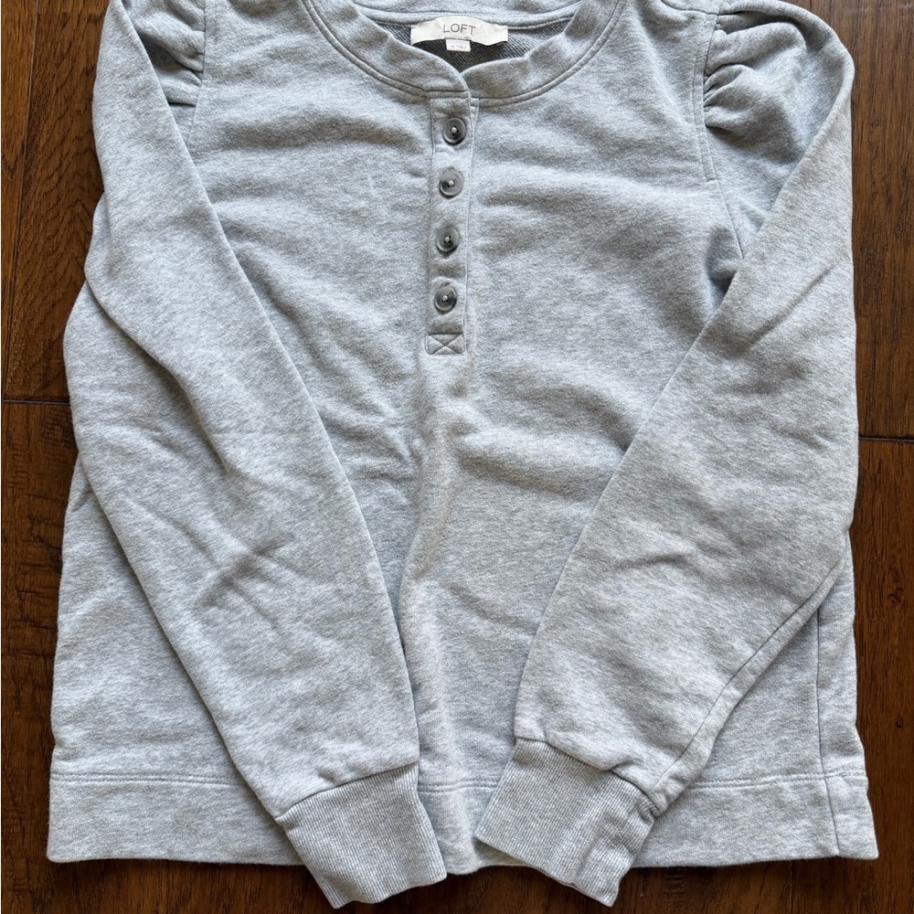 LOFT Gray Henley Puff-Sleeve Pullover